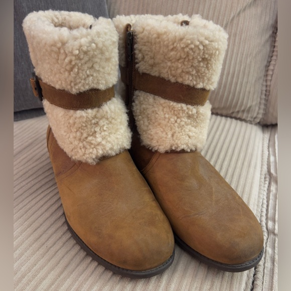 Women’s UGG Blayre II Sheepskin Collar Leather Boots Chestnut Size 9 EUC - Picture 1 of 12